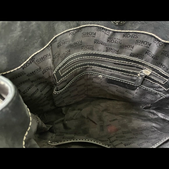 Michael Kors large shoulder bag snap closure black with silver grommet accents - Picture 8 of 14